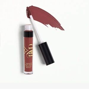 Long-Lasting Liquid Lipstick - Rich Brown